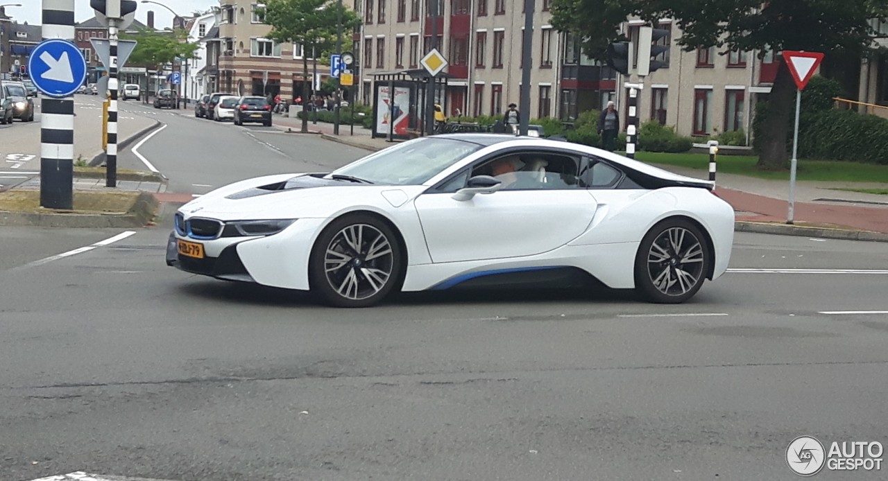 BMW i8