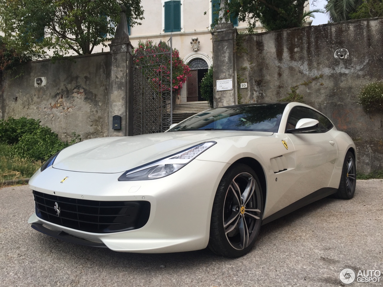 Ferrari GTC4Lusso