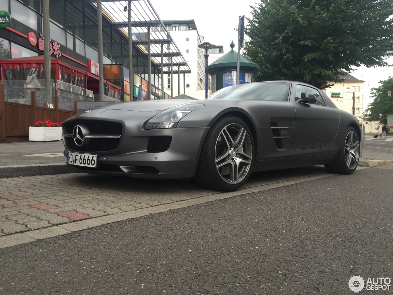 Mercedes-Benz SLS AMG