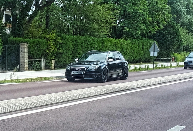 Audi RS4 Avant B7