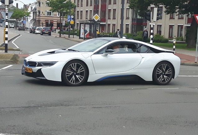 BMW i8