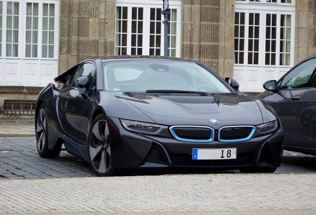 BMW i8