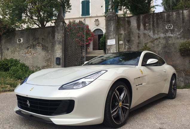 Ferrari GTC4Lusso