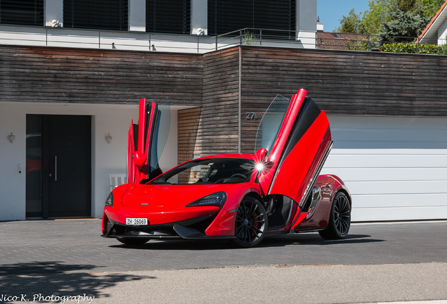 McLaren 570S