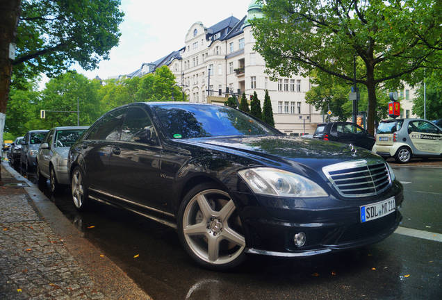 Mercedes-Benz S 65 AMG V221