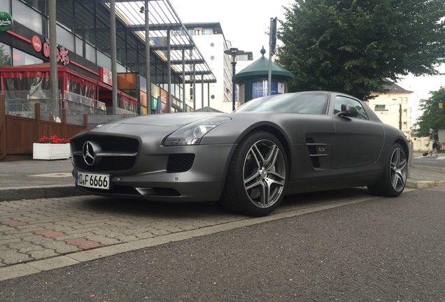 Mercedes-Benz SLS AMG