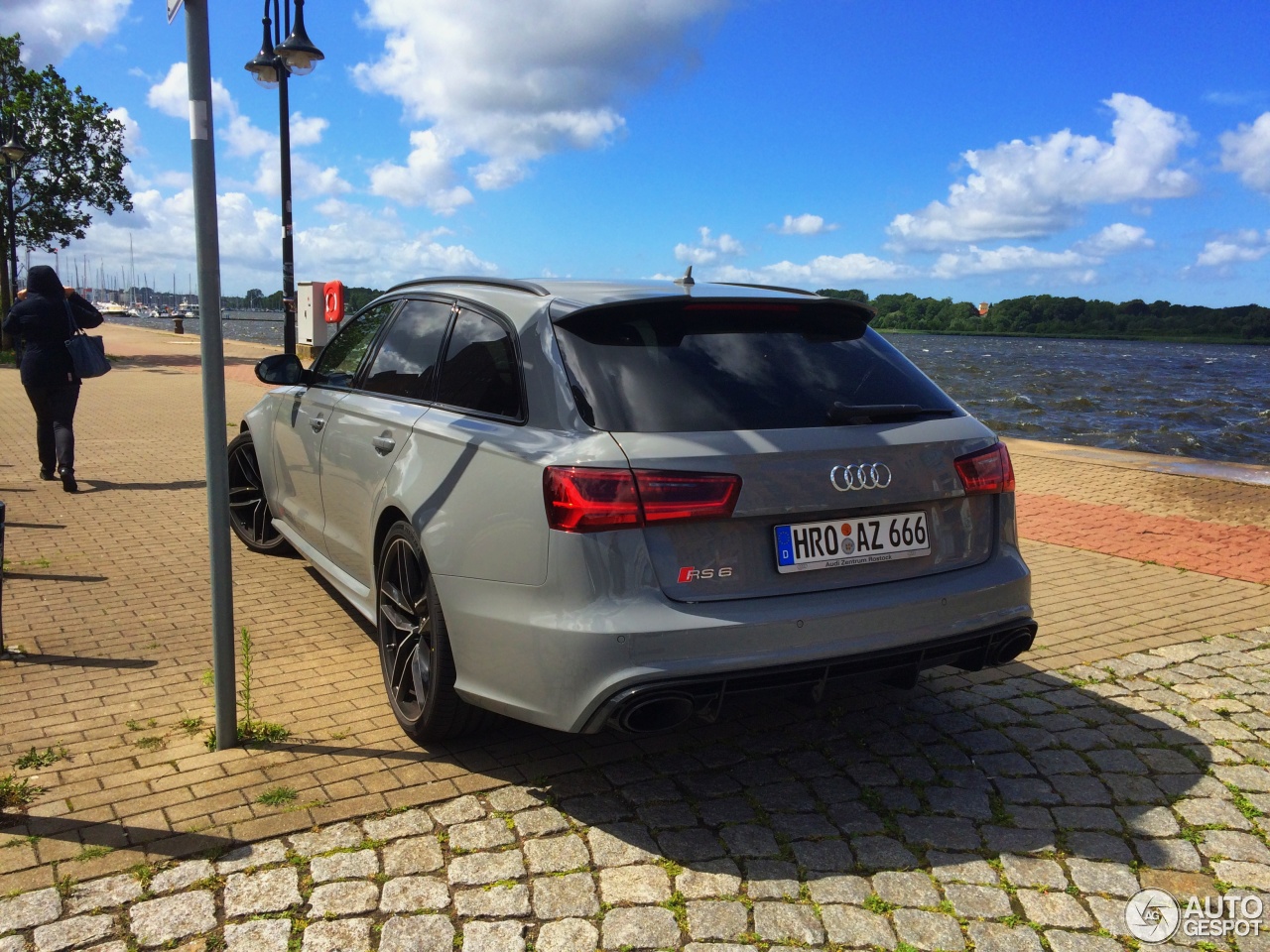 Audi RS6 Avant C7 2015