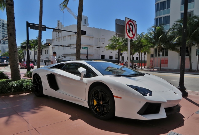 Lamborghini Aventador LP700-4