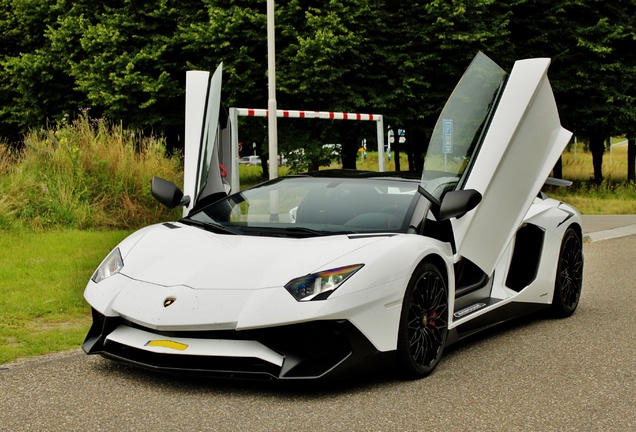 Lamborghini Aventador LP750-4 SuperVeloce Roadster