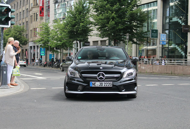 Mercedes-Benz CLA 45 AMG Shooting Brake