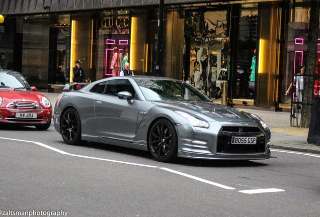 Nissan GT-R HKS GT800