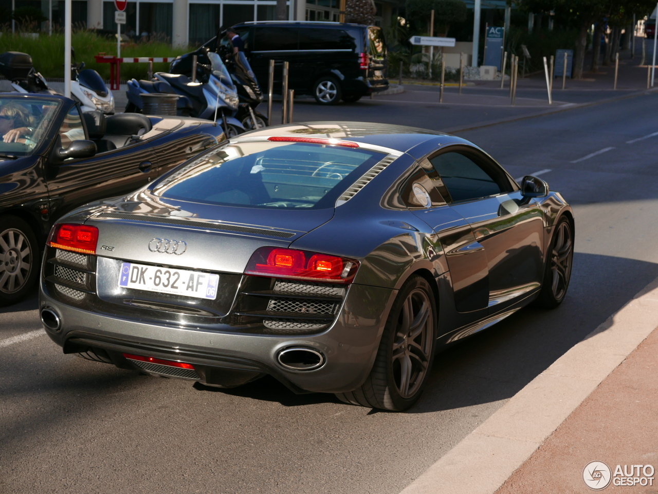 Audi R8 V10