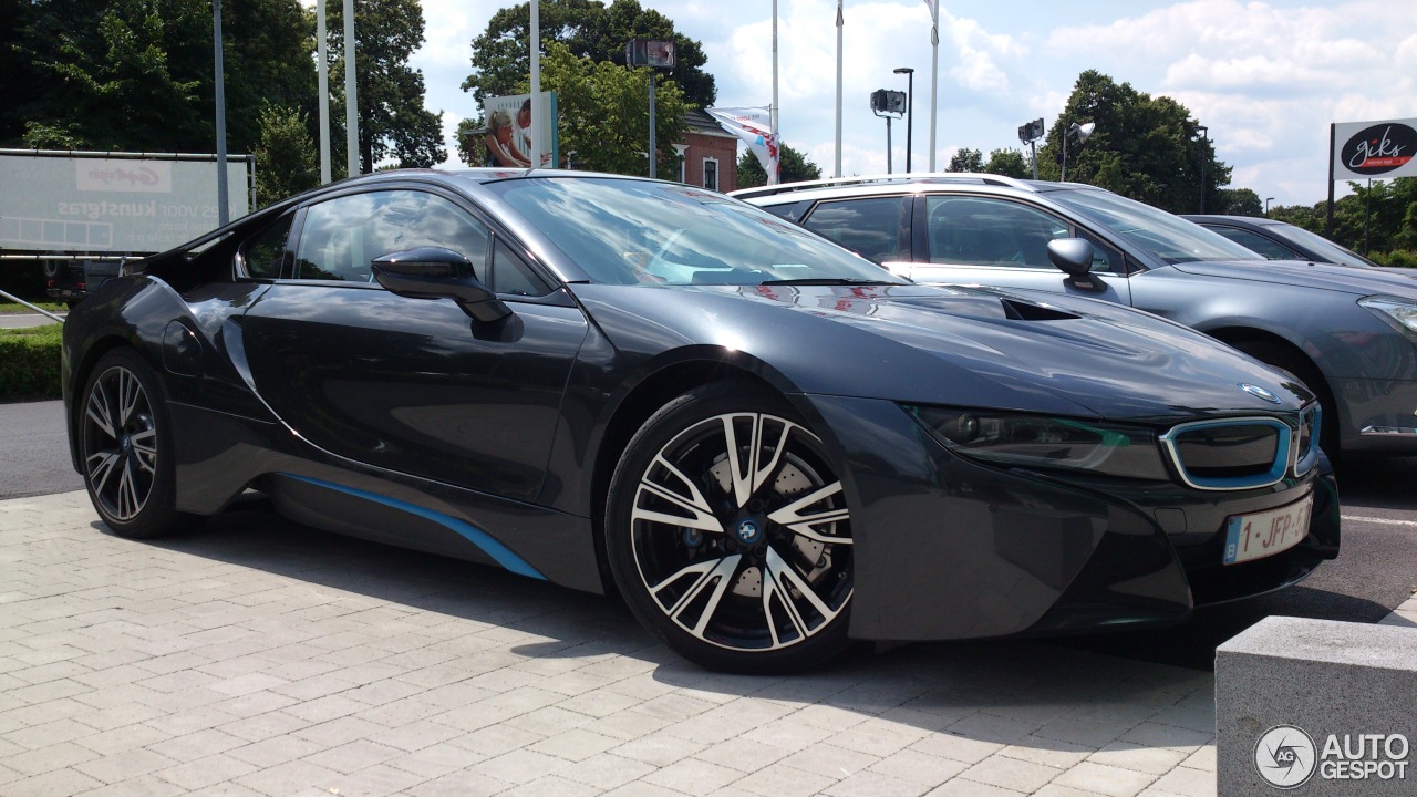 BMW i8