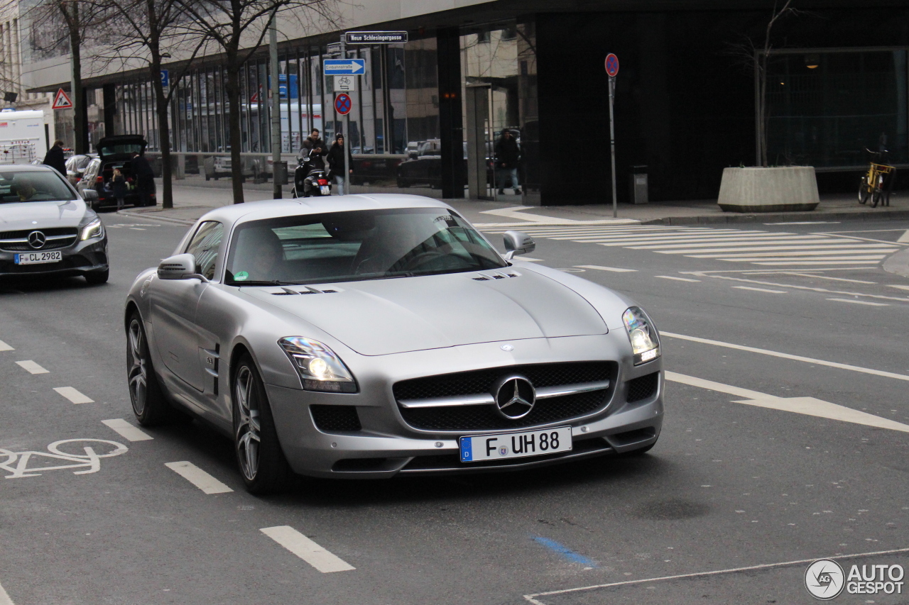 Mercedes-Benz SLS AMG