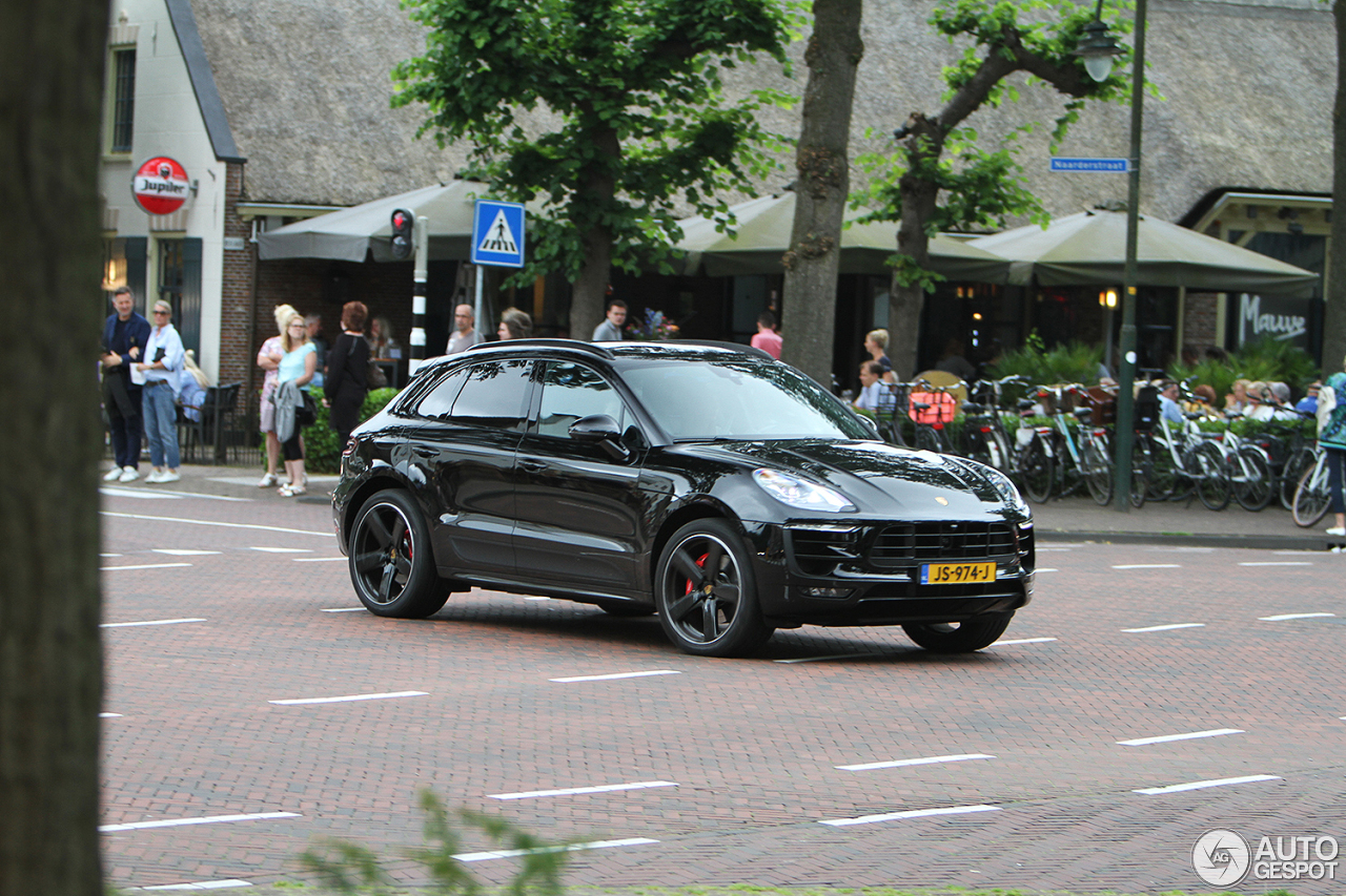 Porsche 95B Macan GTS