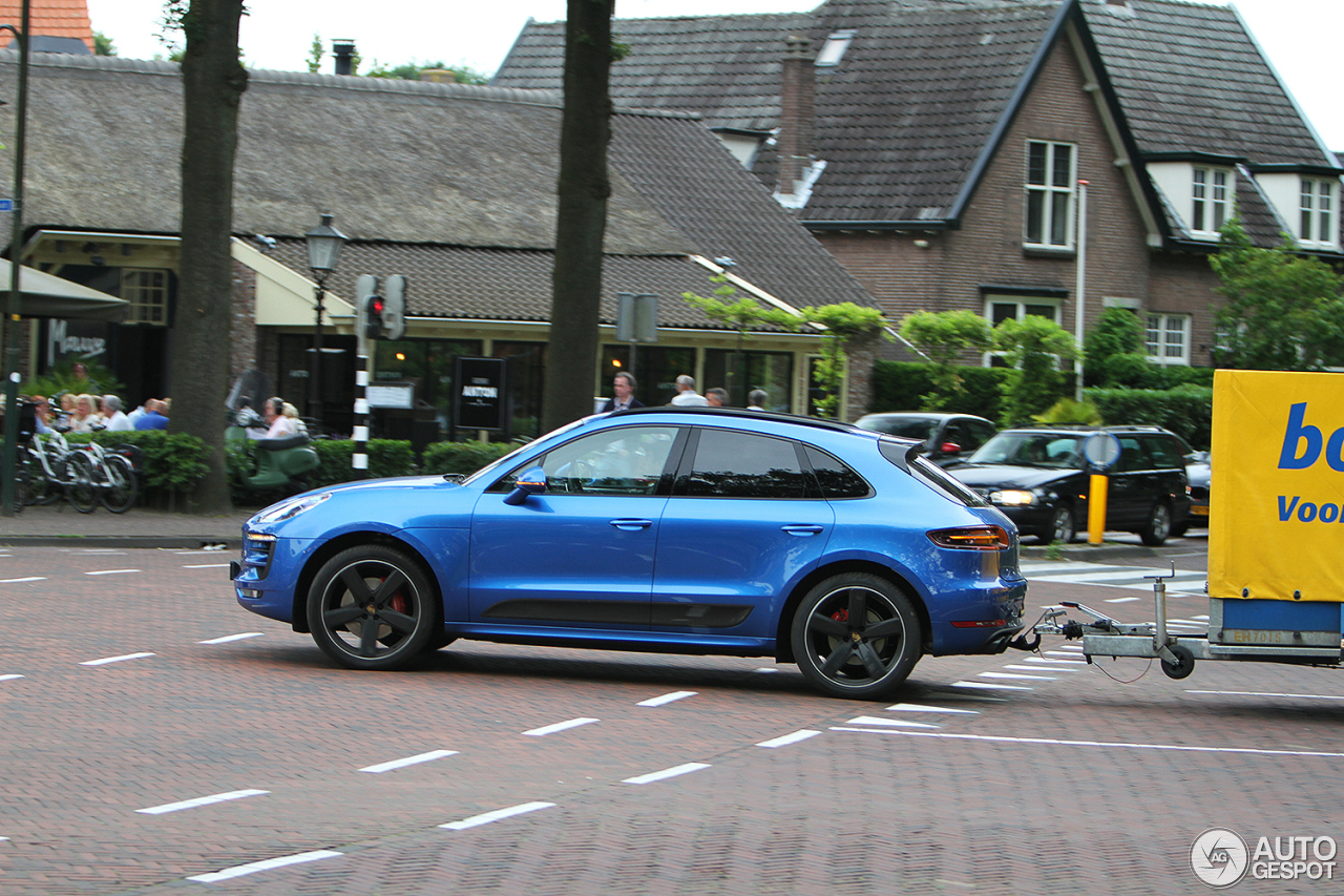 Porsche 95B Macan GTS