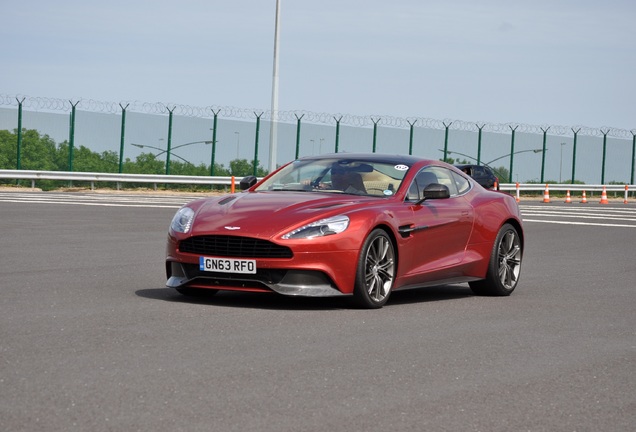 Aston Martin Vanquish 2013