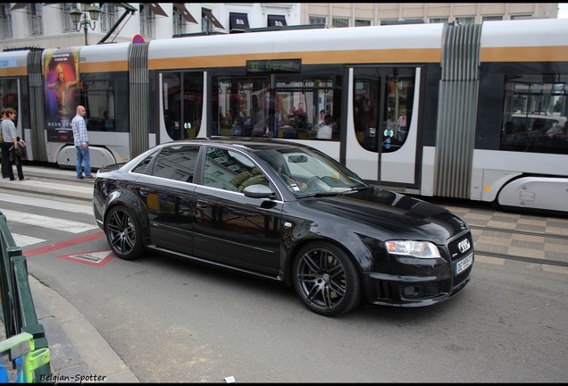 Audi RS4 Sedan