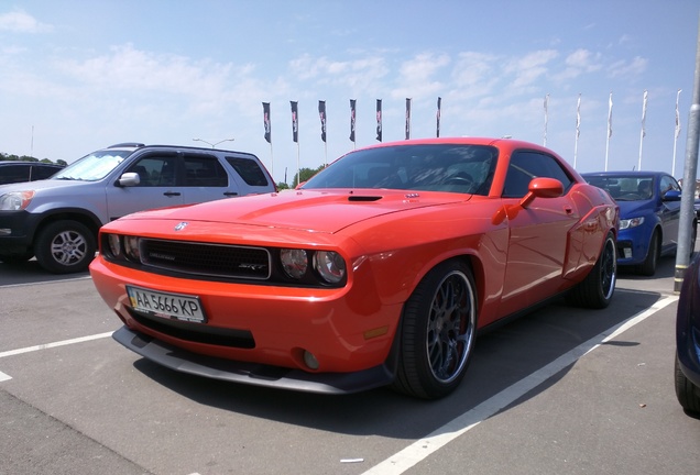 Dodge Challenger SRT-8