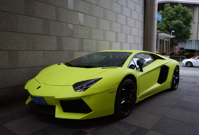 Lamborghini Aventador LP700-4