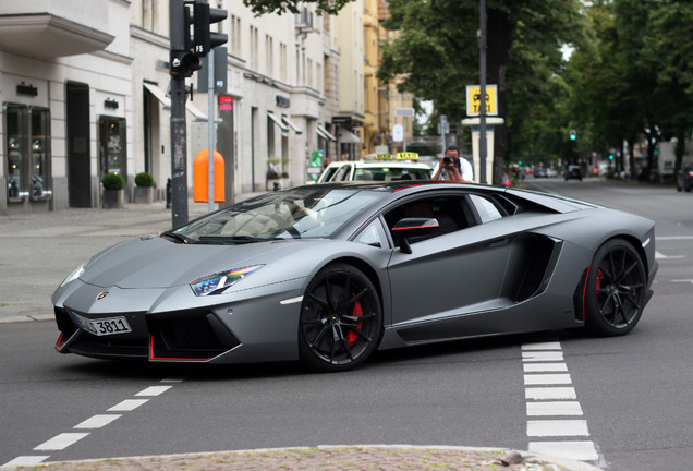 Lamborghini Aventador LP700-4 Pirelli Edition