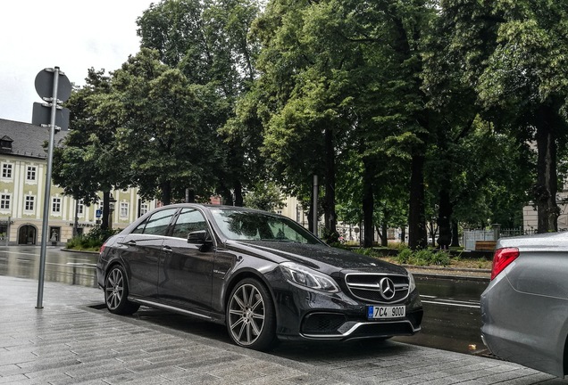 Mercedes-Benz E 63 AMG S W212