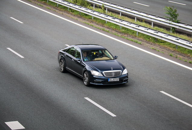 Mercedes-Benz S 63 AMG W221 2011