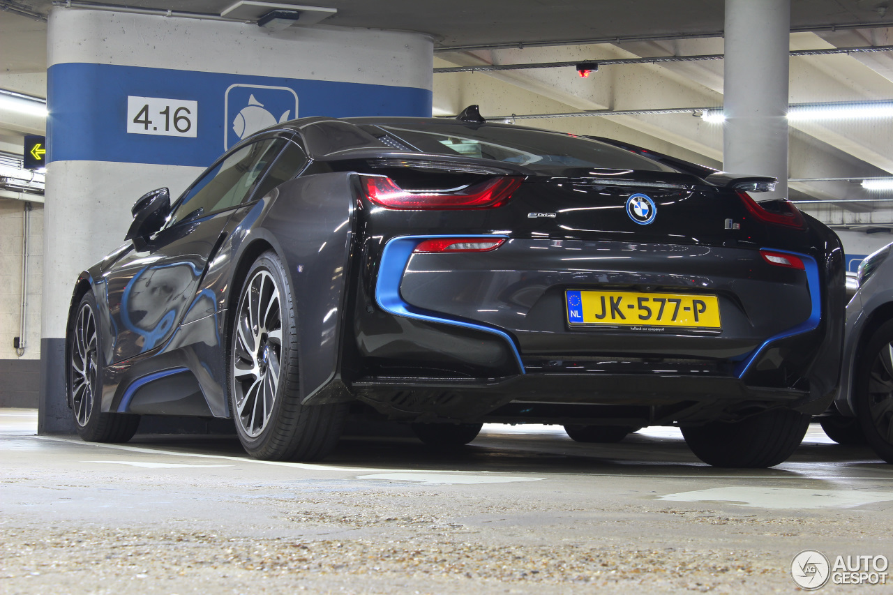 BMW i8