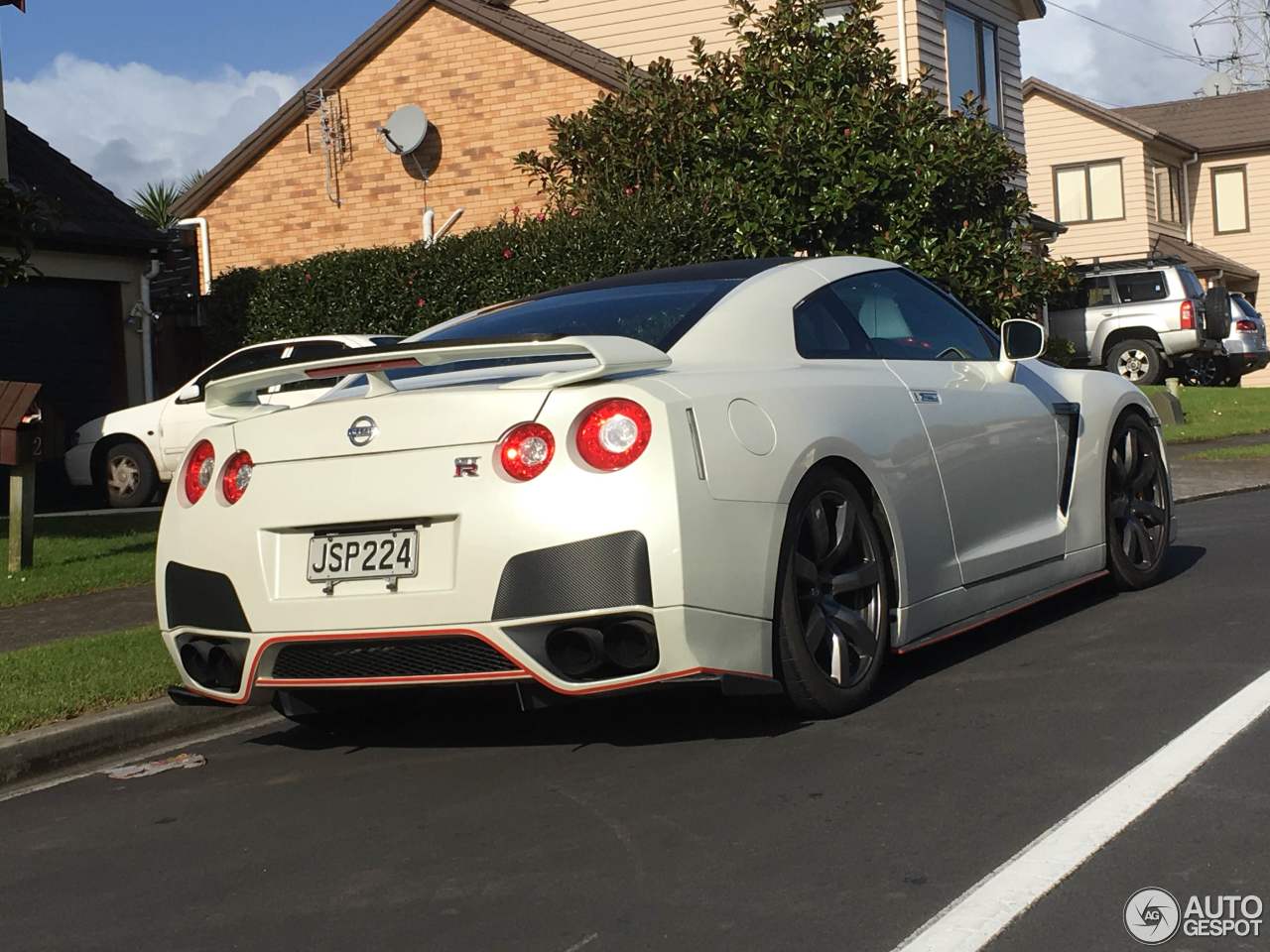 Nissan GT-R