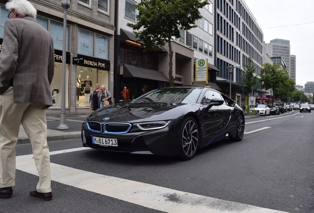 BMW i8