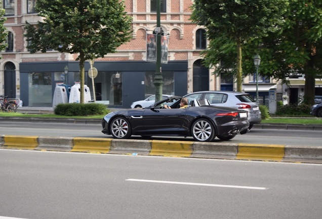 Jaguar F-TYPE R AWD Convertible