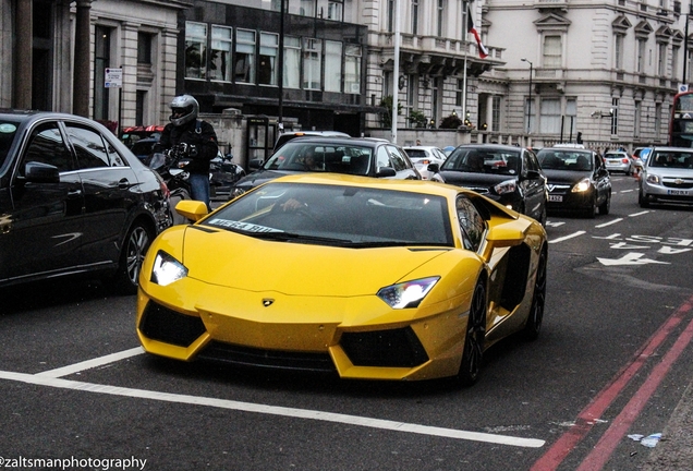 Lamborghini Aventador LP700-4