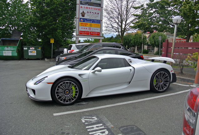 Porsche 918 Spyder Weissach Package