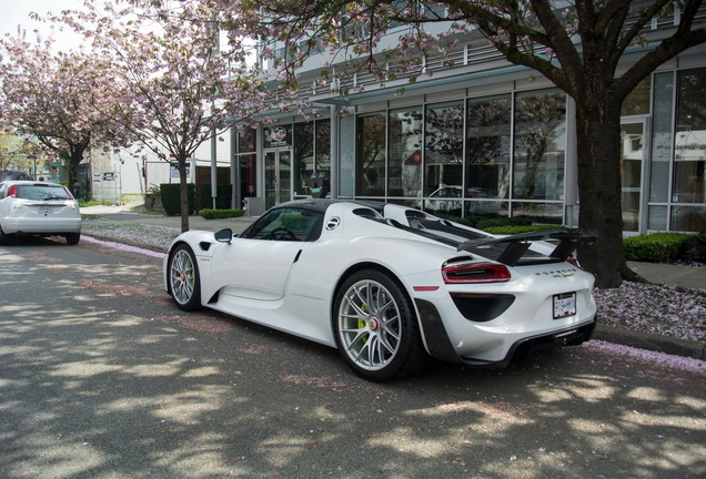 Porsche 918 Spyder Weissach Package