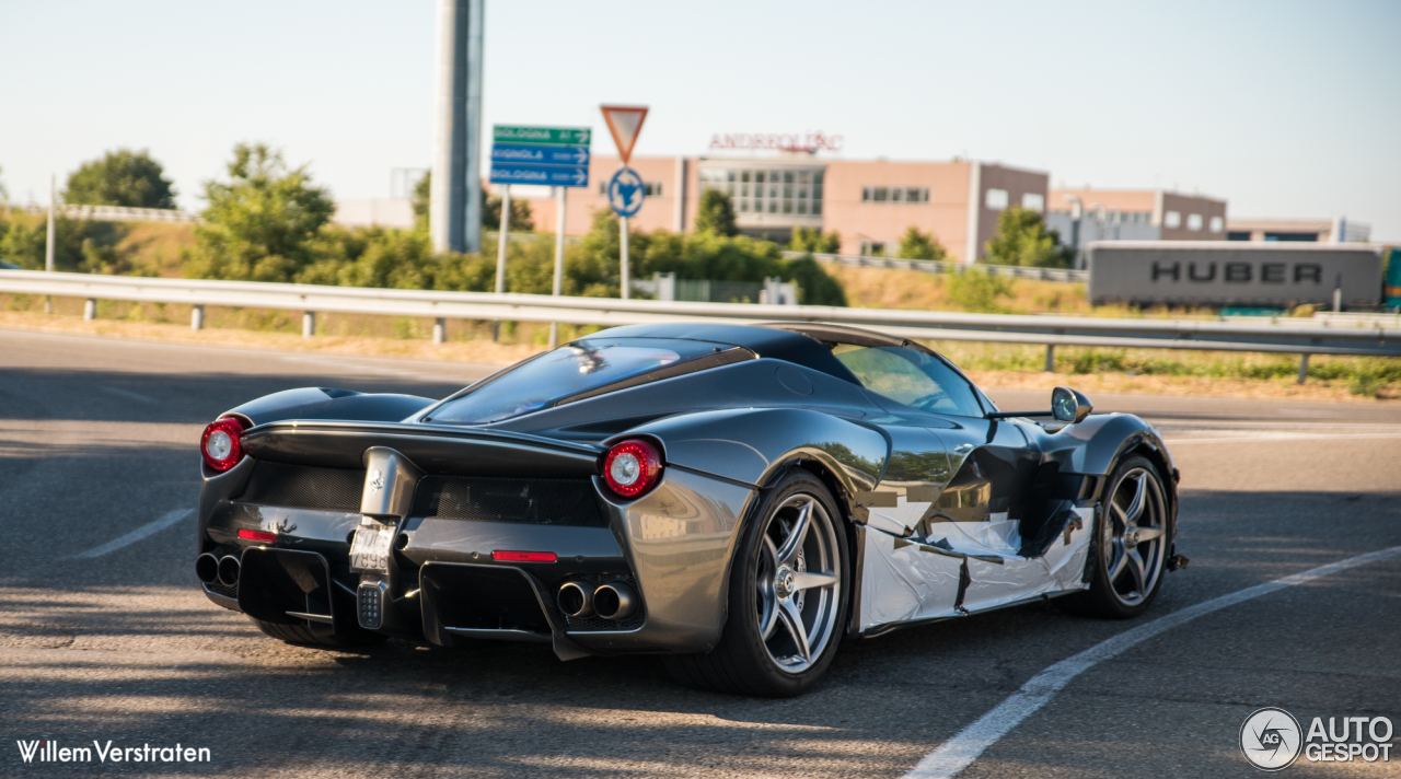 Ferrari LaFerrari Aperta