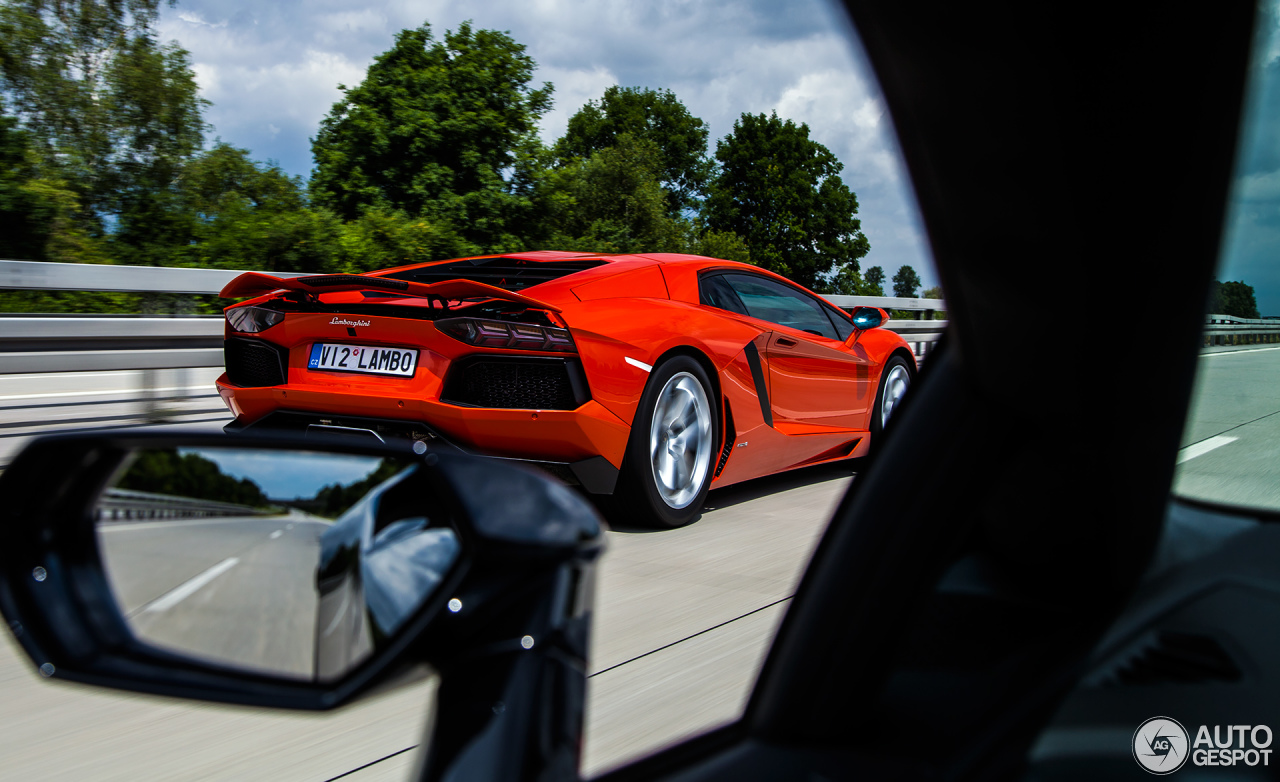 Lamborghini Aventador LP700-4