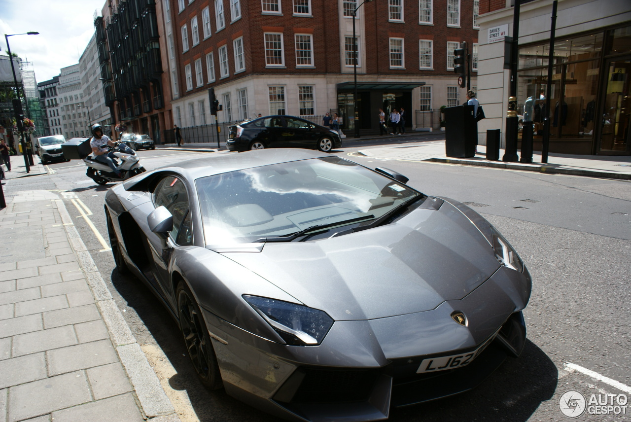 Lamborghini Aventador LP700-4