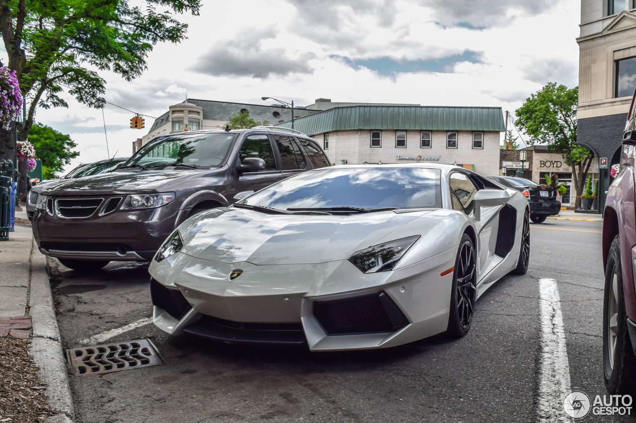 Lamborghini Aventador LP700-4