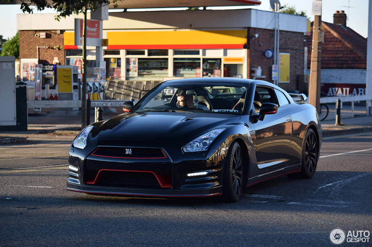 Nissan GT-R 2011