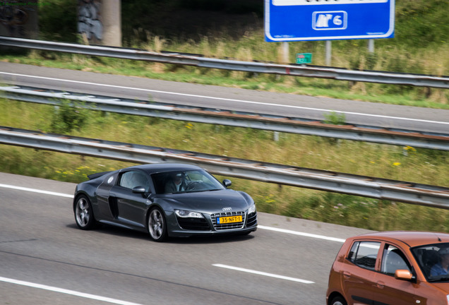 Audi R8 V10