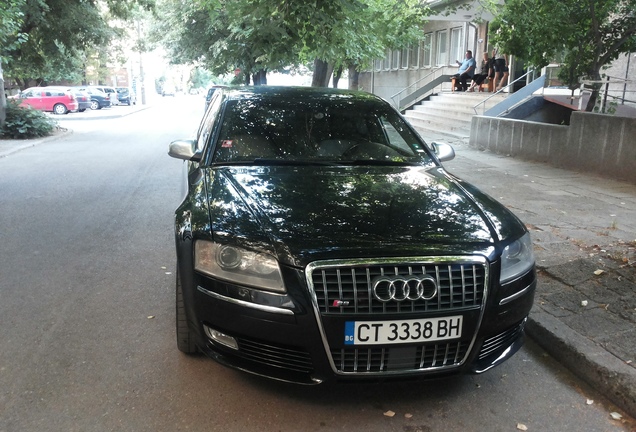 Audi S8 D3