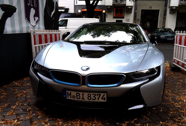 BMW i8