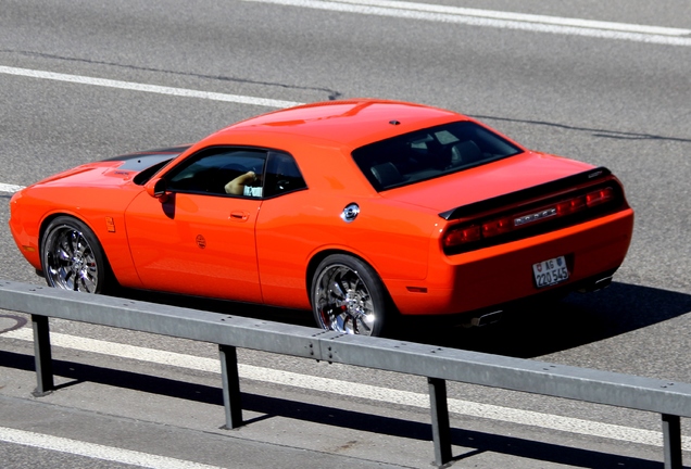 Dodge Challenger SRT-8