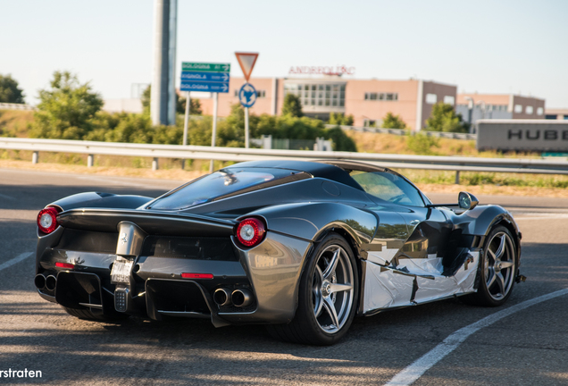 Ferrari LaFerrari Aperta