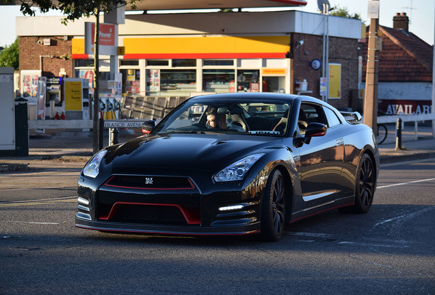 Nissan GT-R 2011