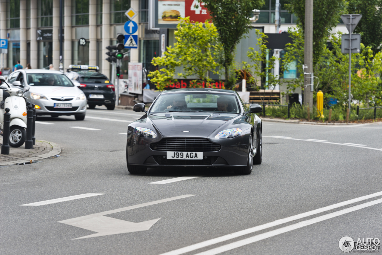 Aston Martin V8 Vantage 2012