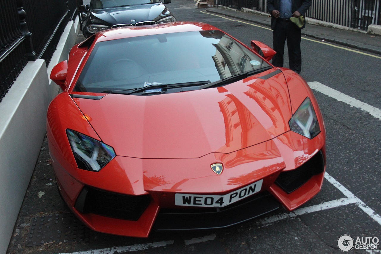 Lamborghini Aventador LP700-4