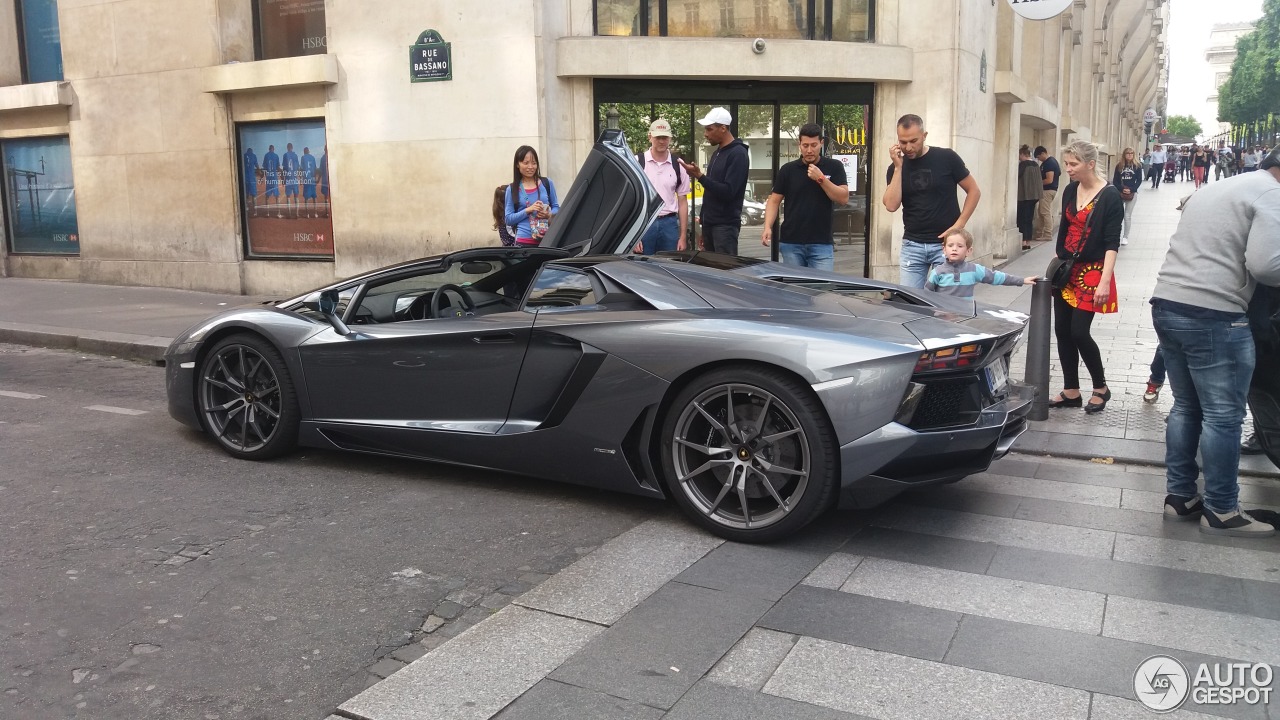 Lamborghini Aventador LP700-4 Roadster