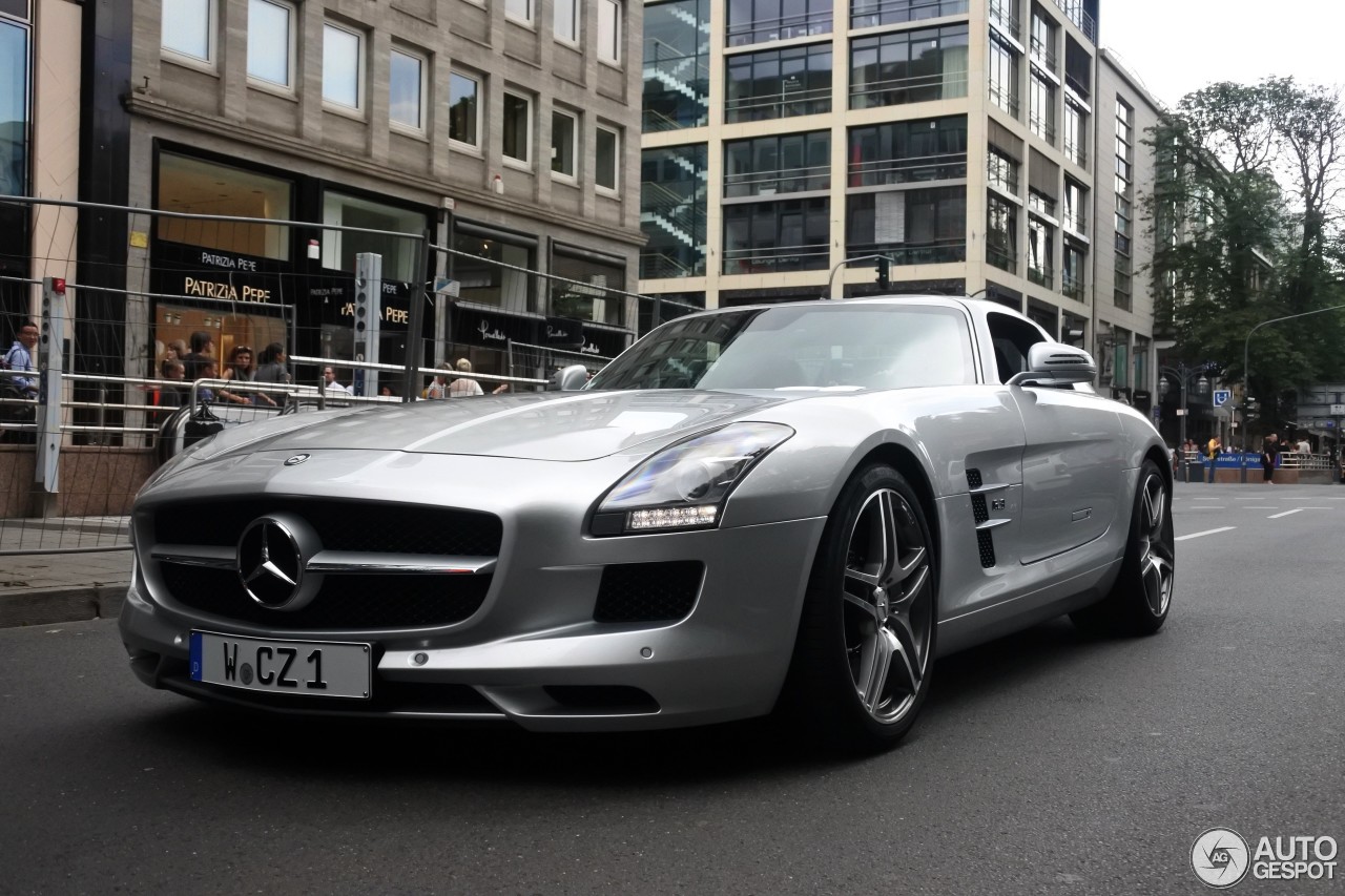 Mercedes-Benz SLS AMG