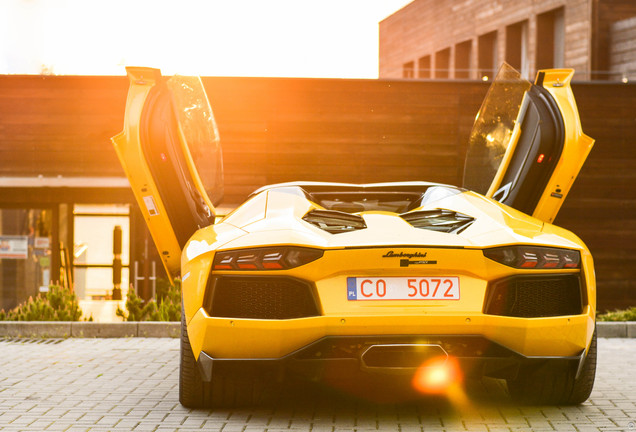 Lamborghini Aventador LP700-4 Roadster